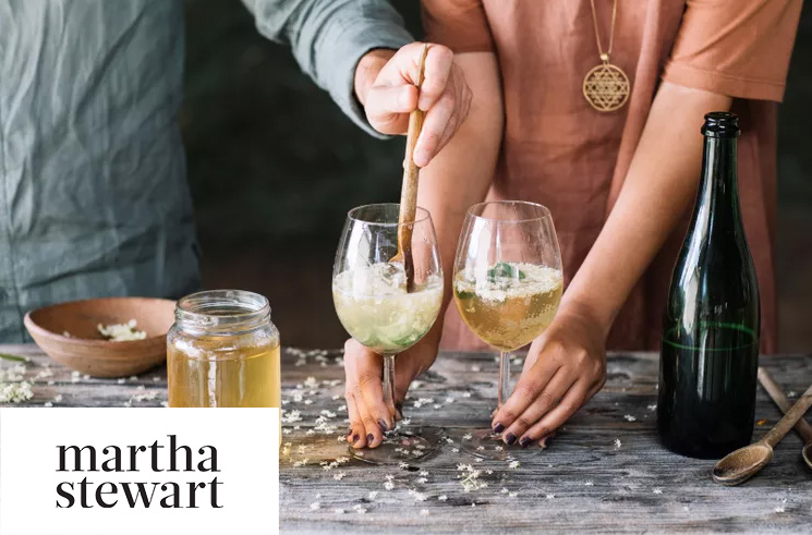 How to Set Up a Self-Serve Bar for Easy Outdoor Entertaining