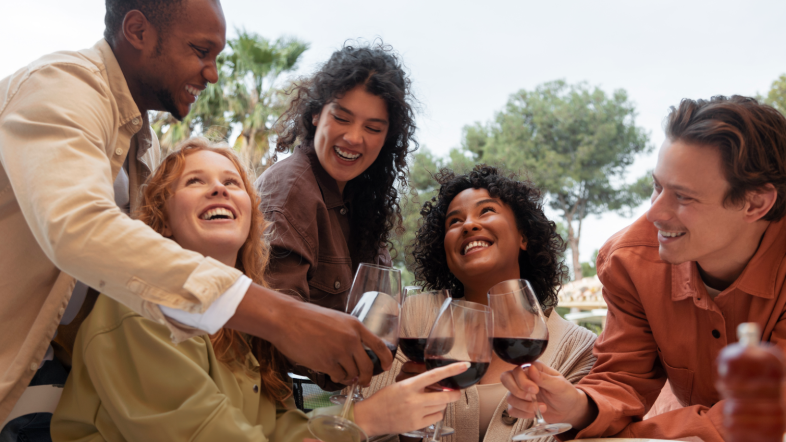 Campaign_Image_Friends_Toast-1-1536x1024